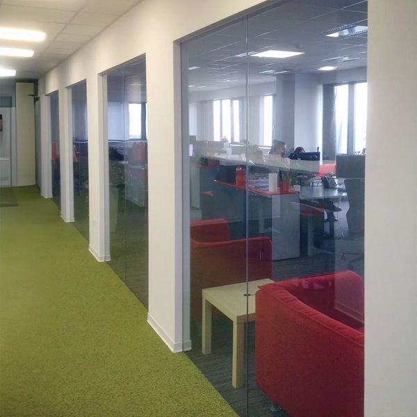 Staklena stijena sa silikonskom fugom - Staklene pregrade i vrata - 2134