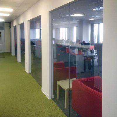 Staklena stijena sa silikonskom fugom - Staklene pregrade i vrata - 2134