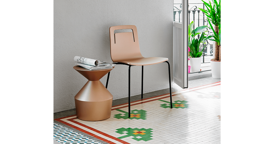 Viccarbe Shape stolić - Stolići za dnevni boravak i pomoćni stolići - 2750