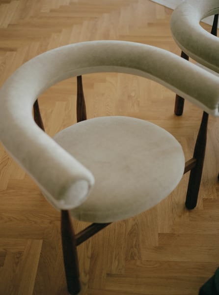 New Works Bukowski stolica - potpuno tapecirana - Blagovaonske stolice - 5046