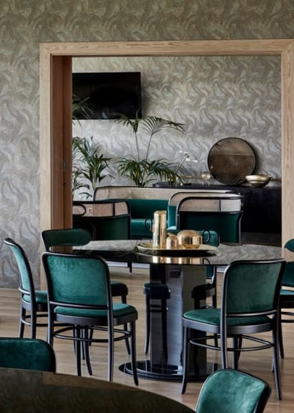 Ton 811 stolica - Blagovaonske stolice - 5526