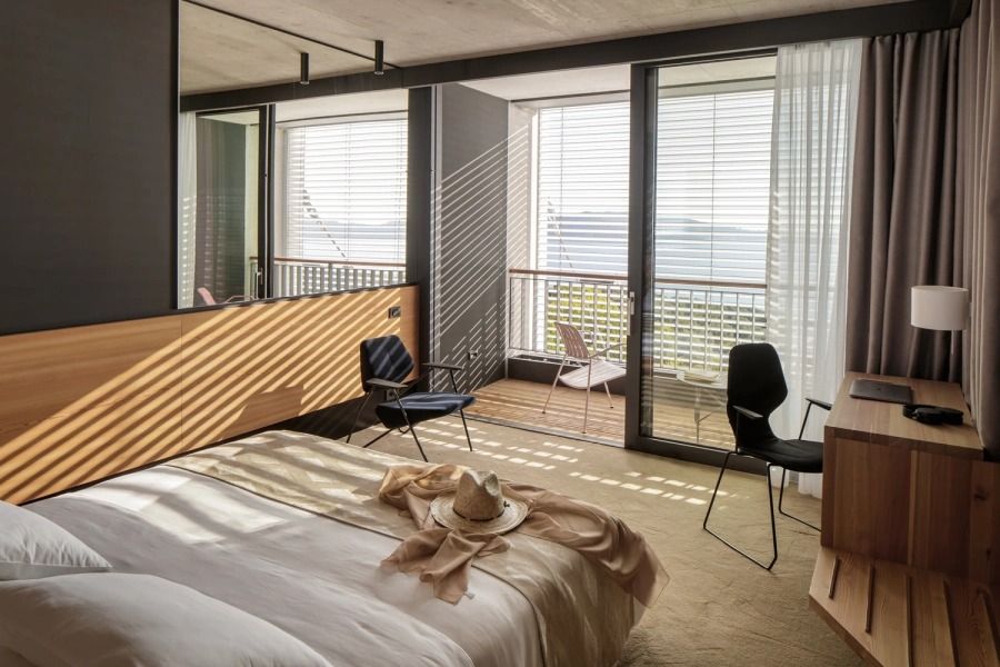 Oblikant stolica - Blagovaonske stolice - 1093