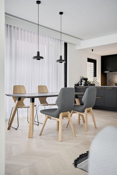 Oblikant stolica - Blagovaonske stolice - 1092