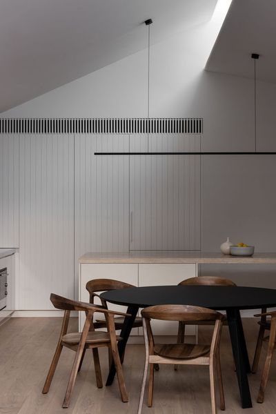 Rhomb stolica - Blagovaonske stolice - 1124