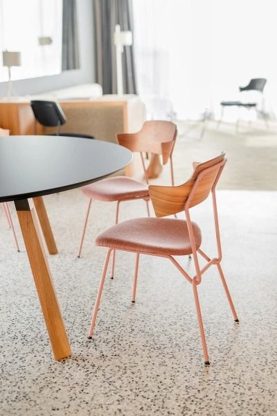 Strain stolica - Blagovaonske stolice - 1131