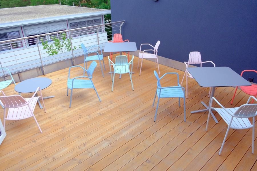 Prostoria - baštenski stočić Trifidae