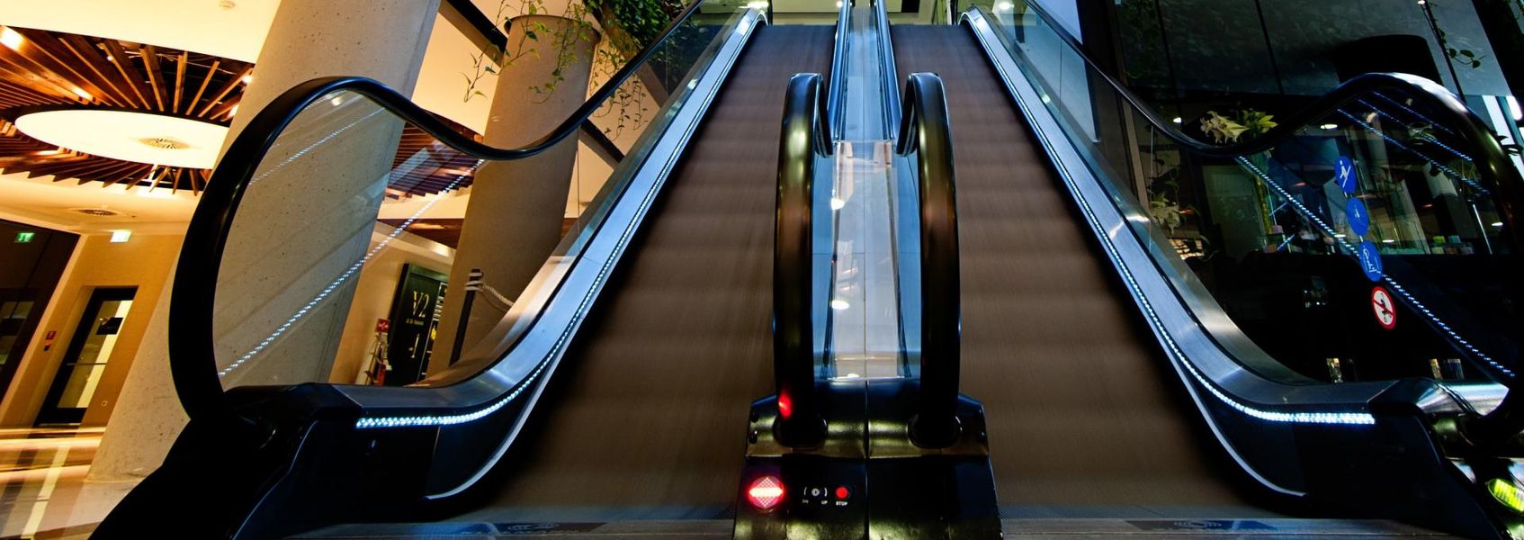 Pokretne trake - Stepeništa, dizala i pristup - 1532