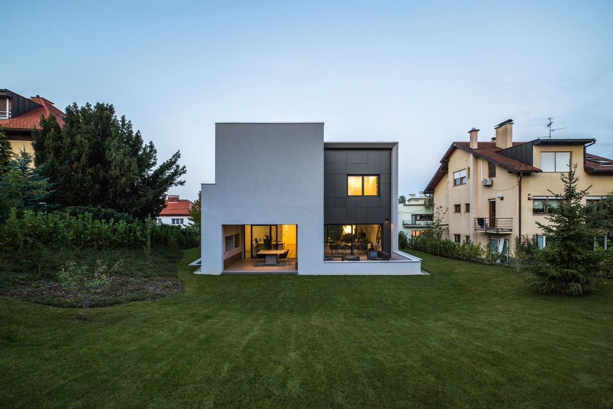 Obiteljska kuća u ulici Zelenjak - Kuće - 1294