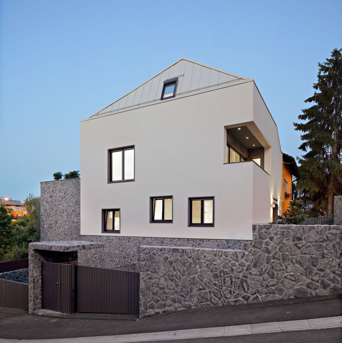 Višestambena zgrada na Vrhovcu - Višestambeni objekti - 1356