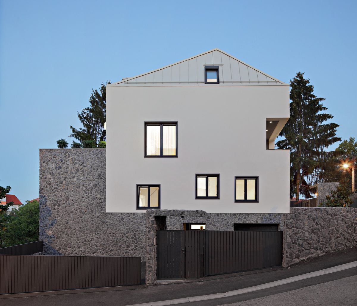 Višestambena zgrada na Vrhovcu - Višestambeni objekti - 1357