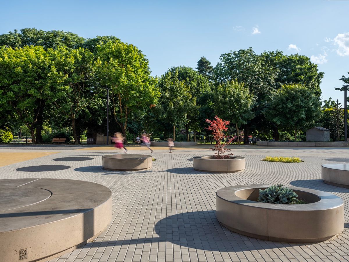 Rekonstrukcija središnjih trgova u Koprivnici - Javni objekti - 1461