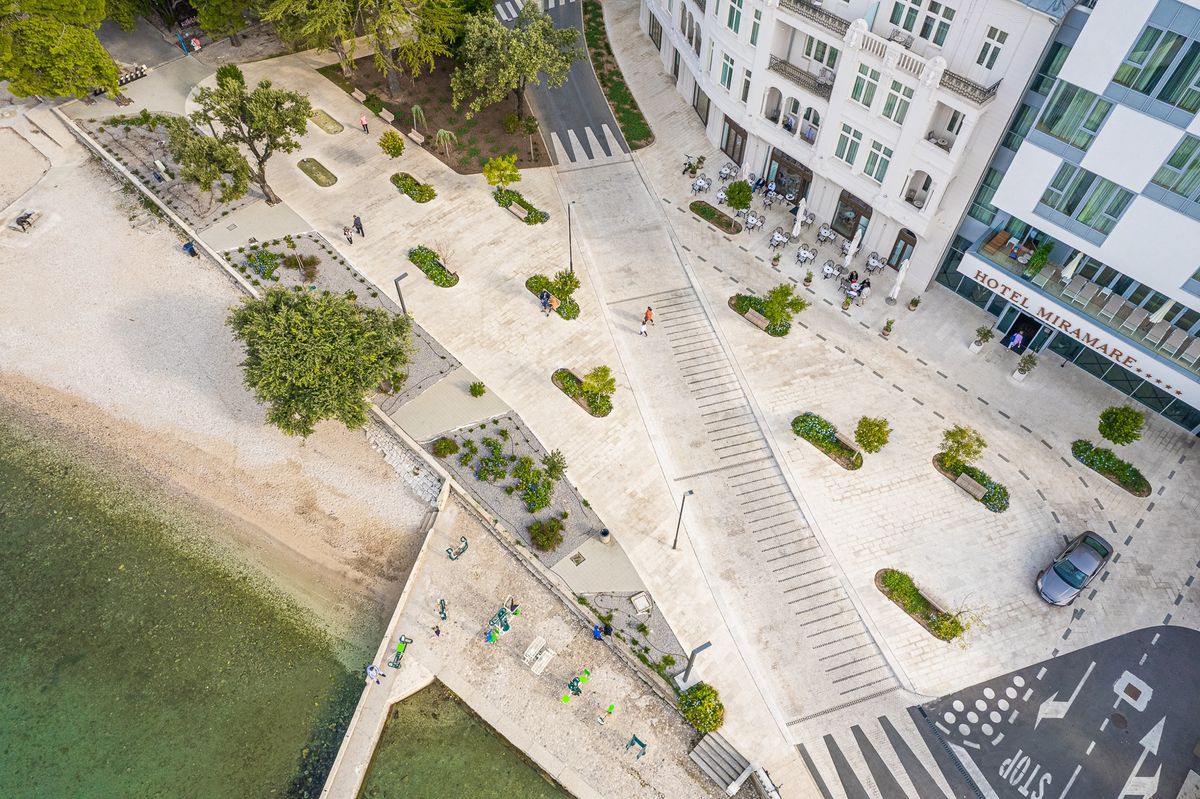 Trg Miramare - Javni objekti - 1467