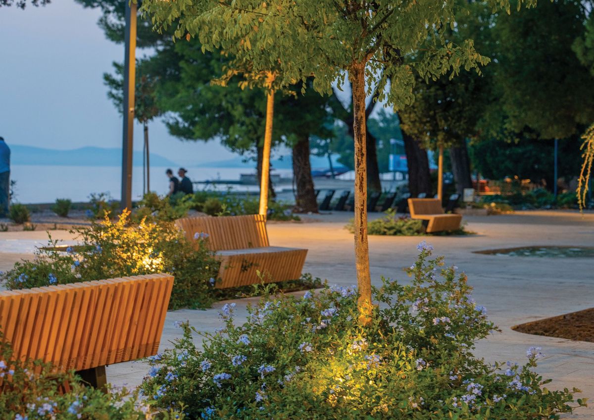 Trg Miramare - Javni objekti - 1472