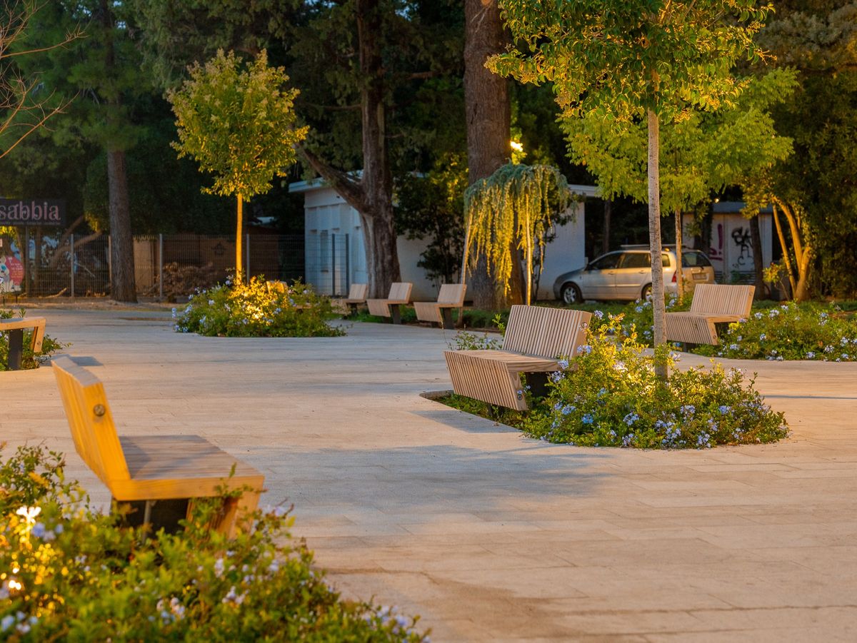 Trg Miramare - Javni objekti - 1473