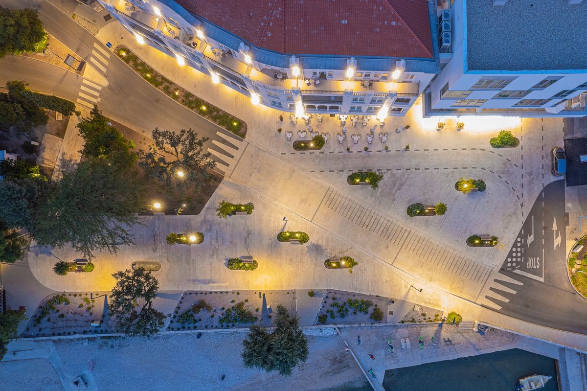 Trg Miramare - Javni objekti - 1477