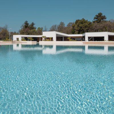 Bazen i recepcija kampa Stella Maris u Umagu