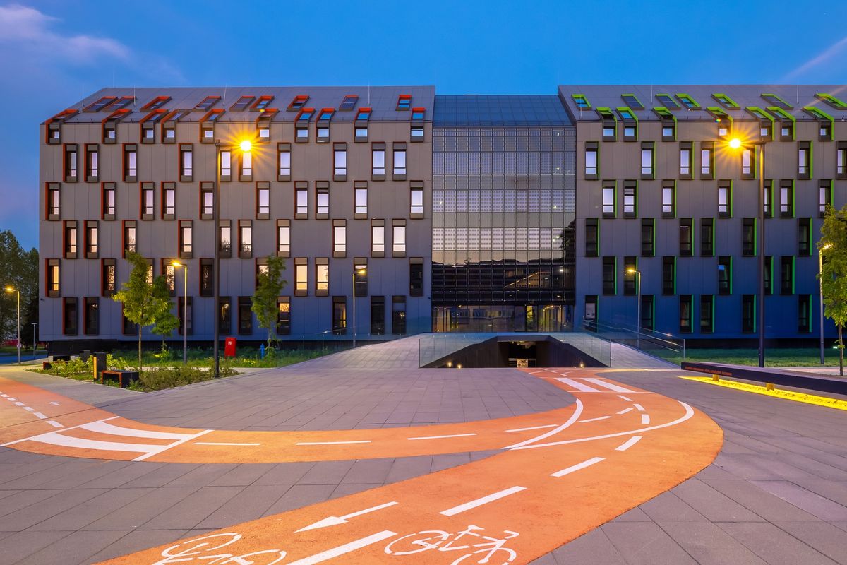 Izgradnja zgrade, infrastrukture i okoliša studentskog paviljona u Osijeku - Javni objekti - 1516