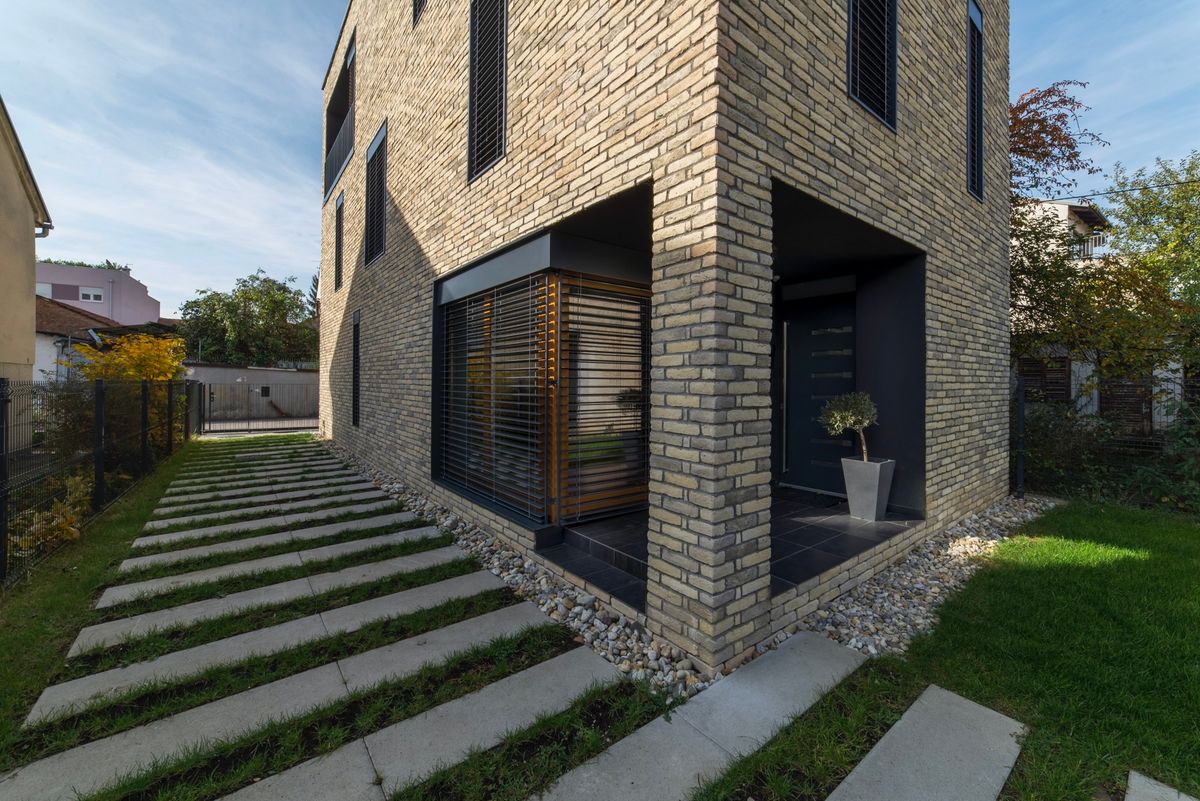 ‘Obična’ gradska kuća GRN - Kuće - 1640