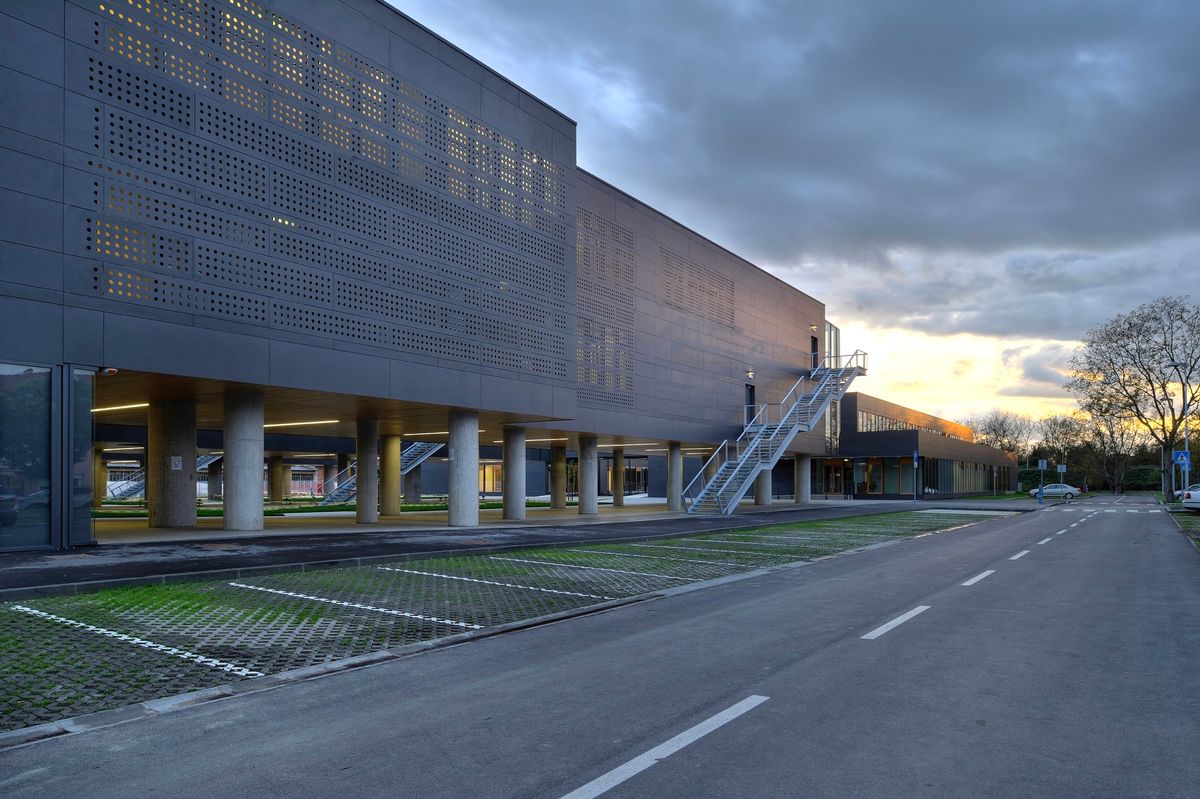 Odgojno-obrazovni kompleks Kajzerica - Javni objekti - 1699