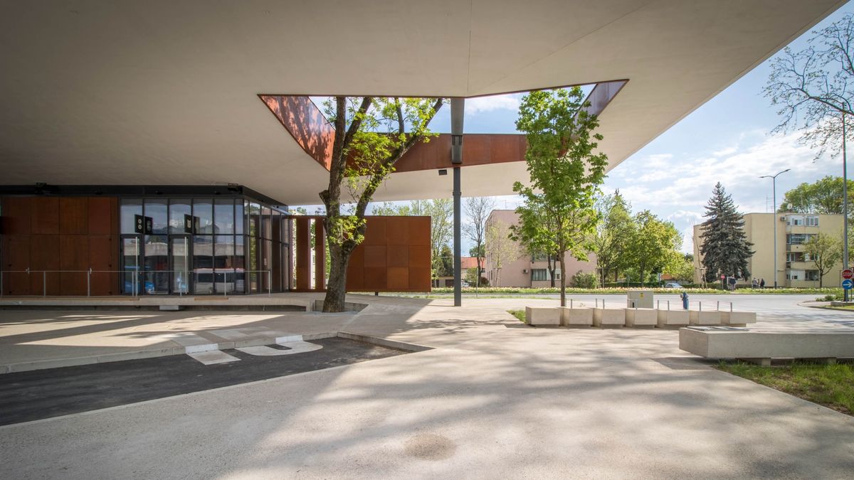 Autobusni kolodvor Slavonski Brod - Javni objekti - 1755