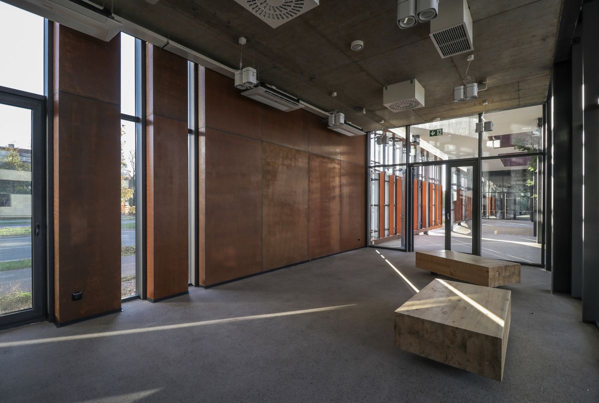 Autobusni kolodvor Slavonski Brod - Javni objekti - 1757