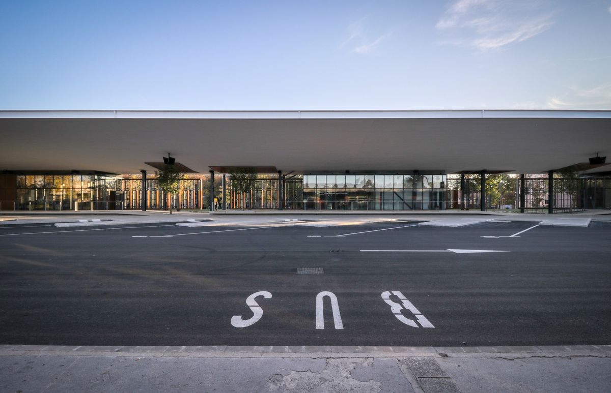 Autobusni kolodvor Slavonski Brod - Javni objekti - 1759