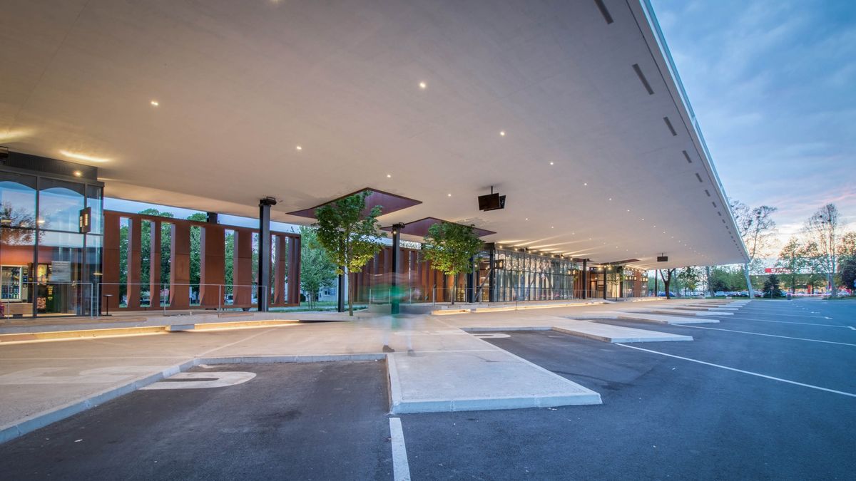 Autobusni kolodvor Slavonski Brod - Javni objekti - 1760