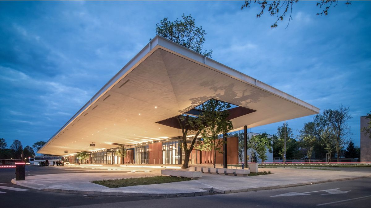 Autobusni kolodvor Slavonski Brod - Javni objekti - 1762