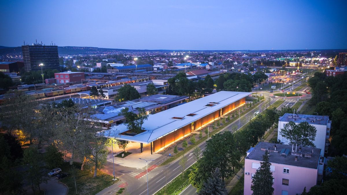 Autobusni kolodvor Slavonski Brod - Javni objekti - 1763