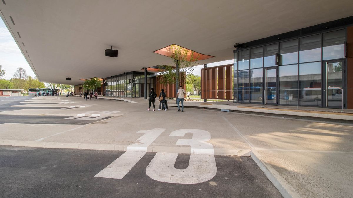 Autobusni kolodvor Slavonski Brod - Javni objekti - 1765