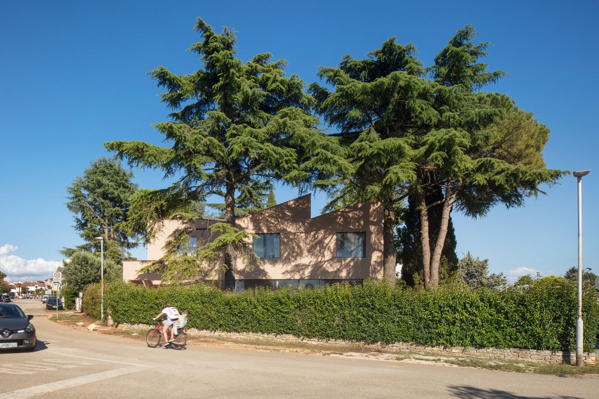 Kuća ispod borova - Kuće - 1968