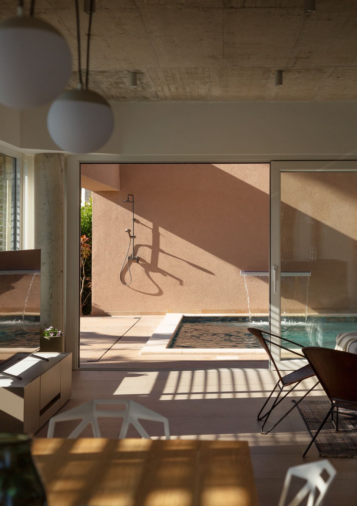 Kuća ispod borova - Kuće - 1976