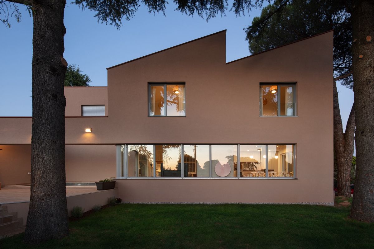 Kuća ispod borova - Kuće - 1980