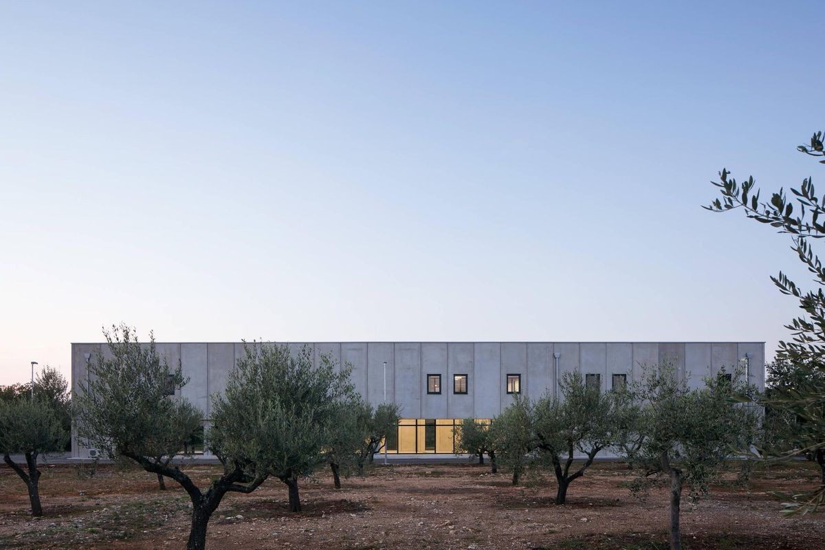 Tar-Vabriga uljara - Javni objekti - 2004