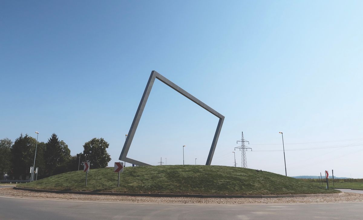 Posljednji kadar – spomenik Žarku Kaiću - Javni objekti - 2037