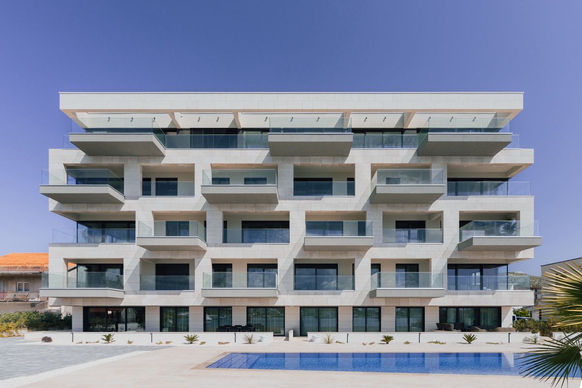 Stambena zgrada u Segetu - Višestambeni objekti - 2499