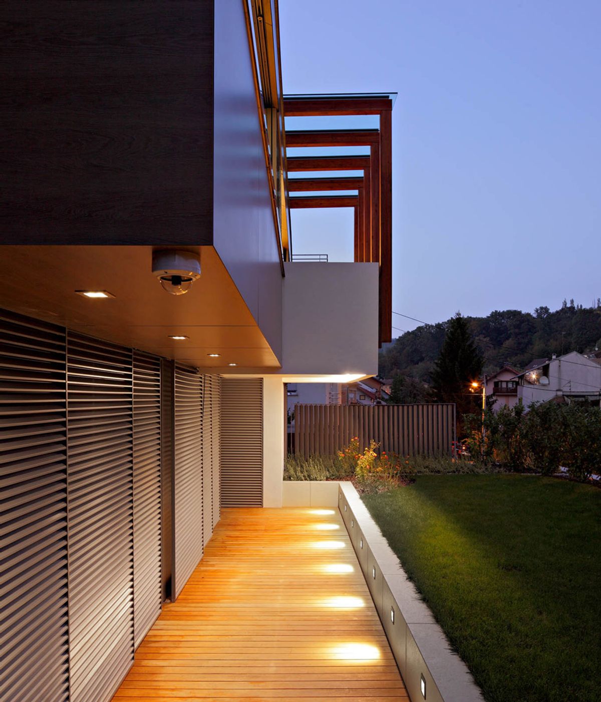 Kuća L – obiteljska kuća ugrađena u padinu - Kuće - 2596