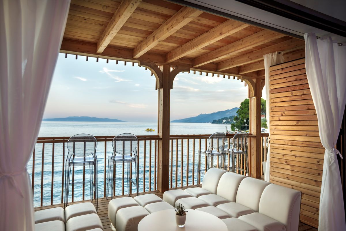 Kupalište Angiolina - Trgovački objekti - 2866