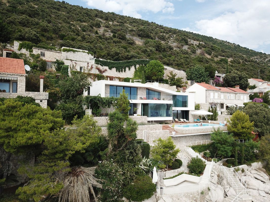 Kuća V2