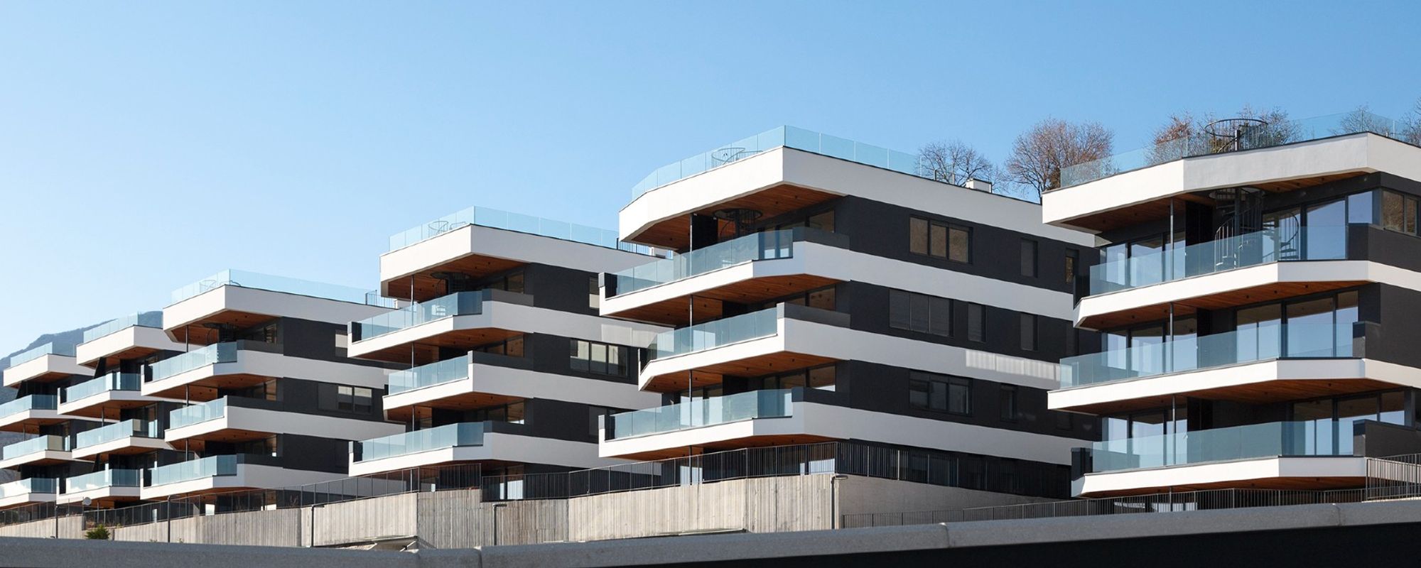 Sealeven Hotel & Residences
