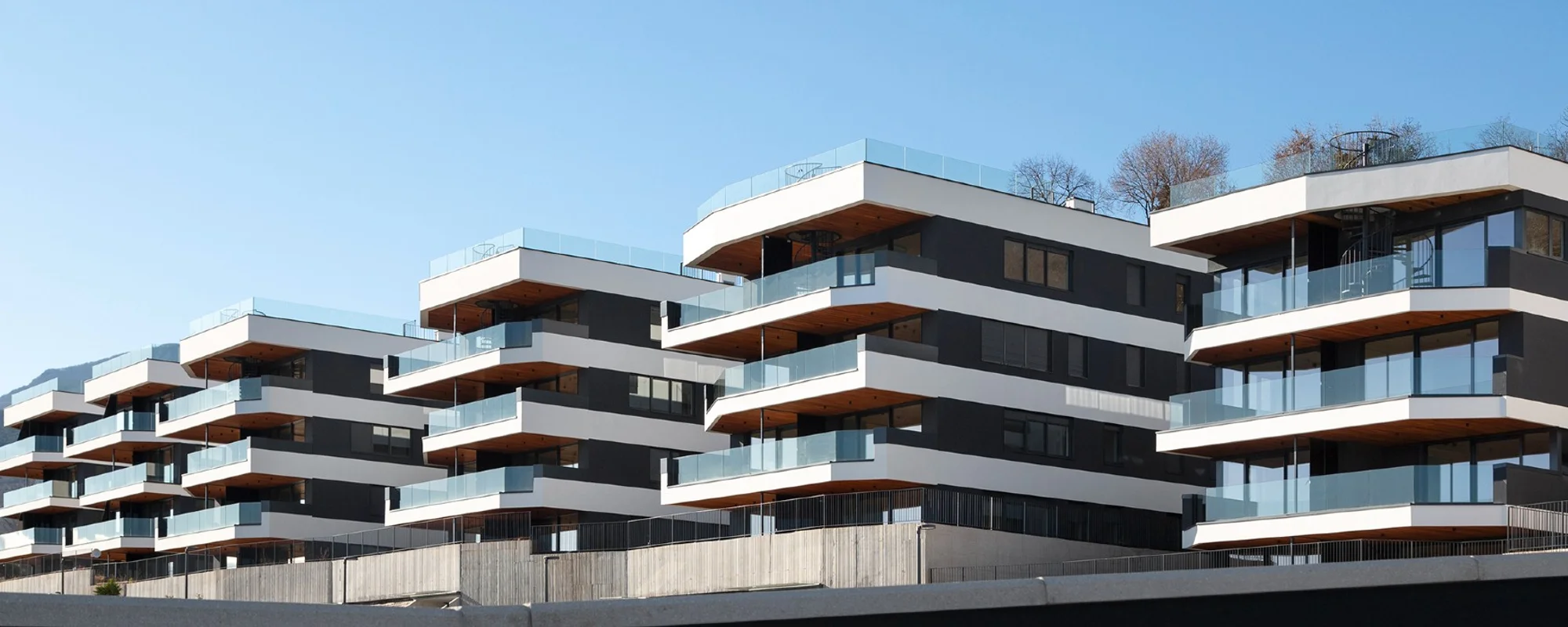 Sealeven Hotel & Residences