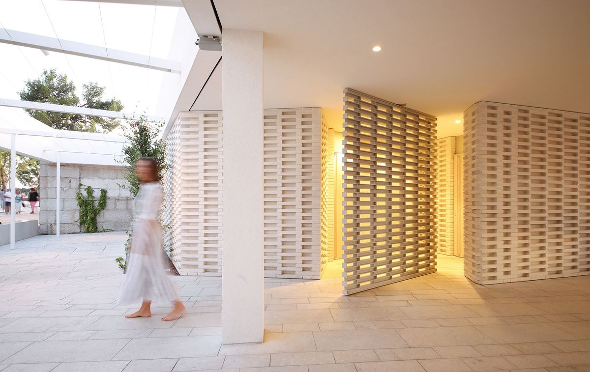 Pristupni plato i recepcija otočnih hotela - Turistički objekti - 301