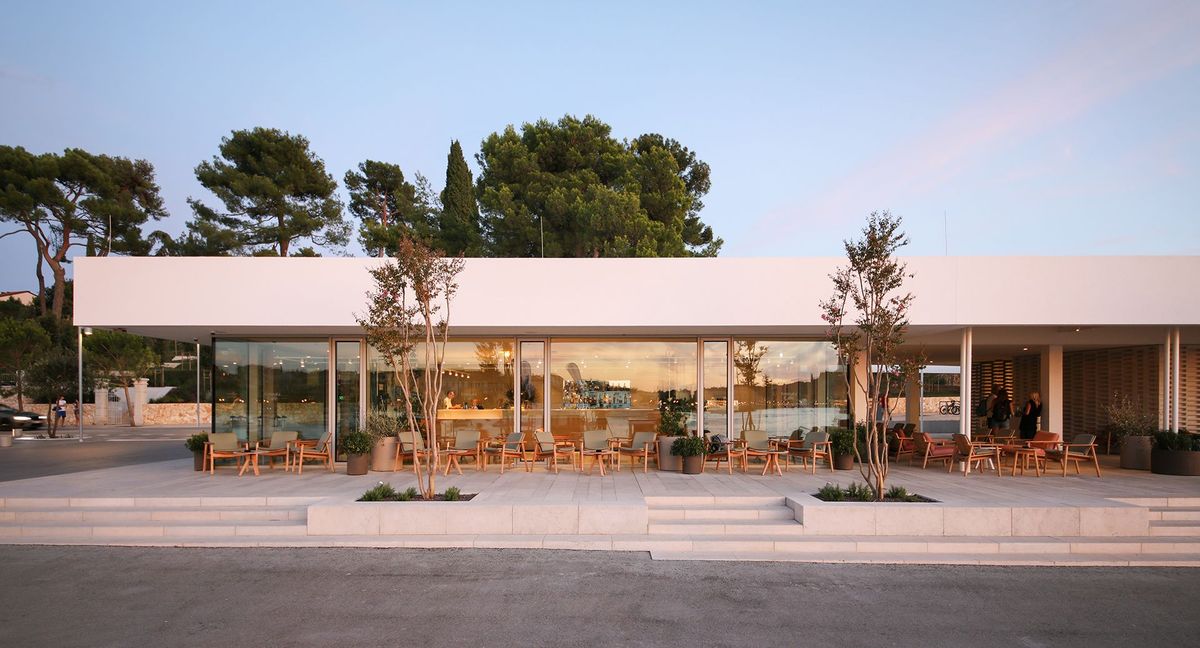 Pristupni plato i recepcija otočnih hotela - Turistički objekti - 295