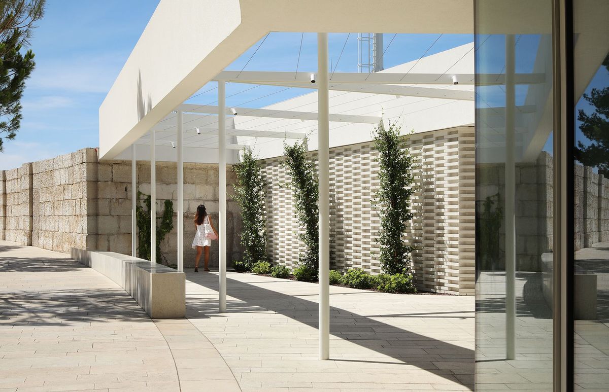 Pristupni plato i recepcija otočnih hotela - Turistički objekti - 297