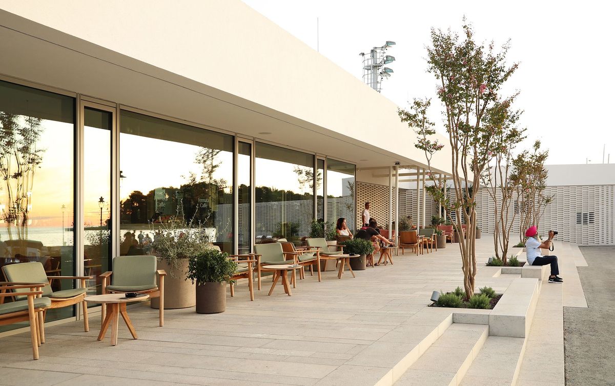 Pristupni plato i recepcija otočnih hotela - Turistički objekti - 296