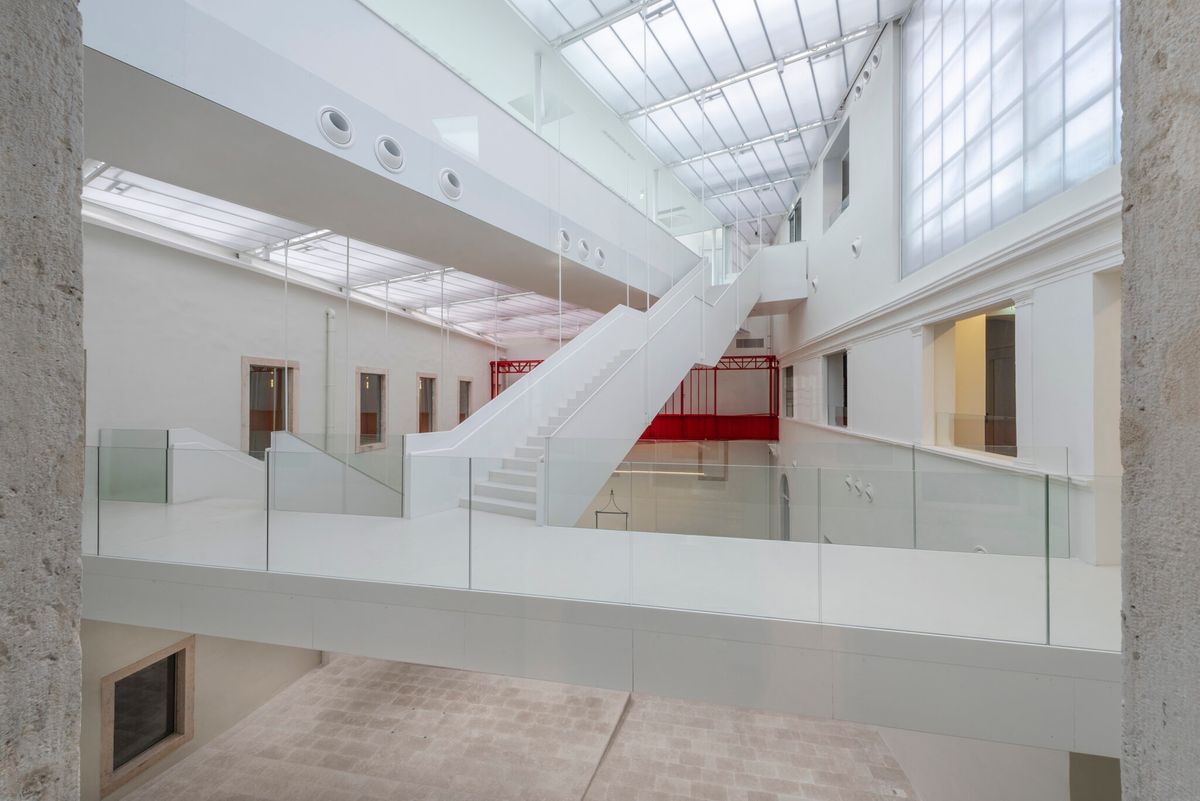 Providurova palača - Javni objekti - 3310