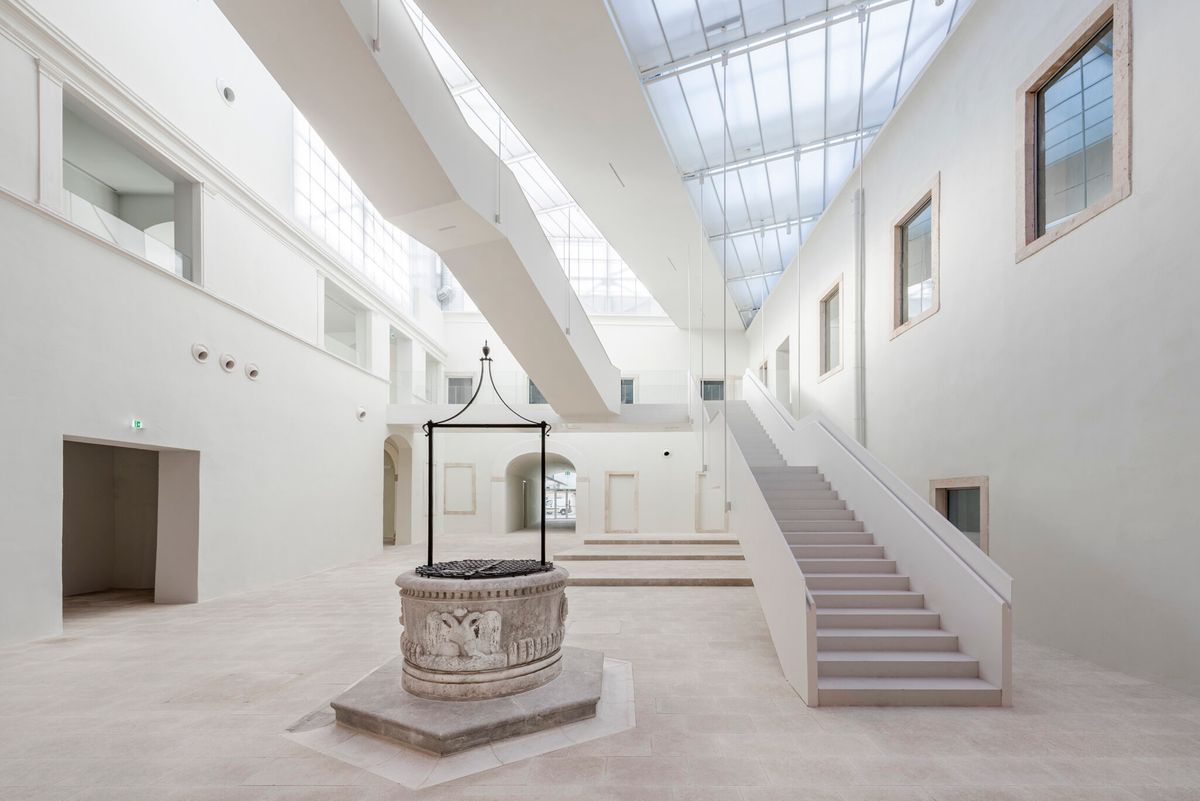 Providurova palača - Javni objekti - 3305