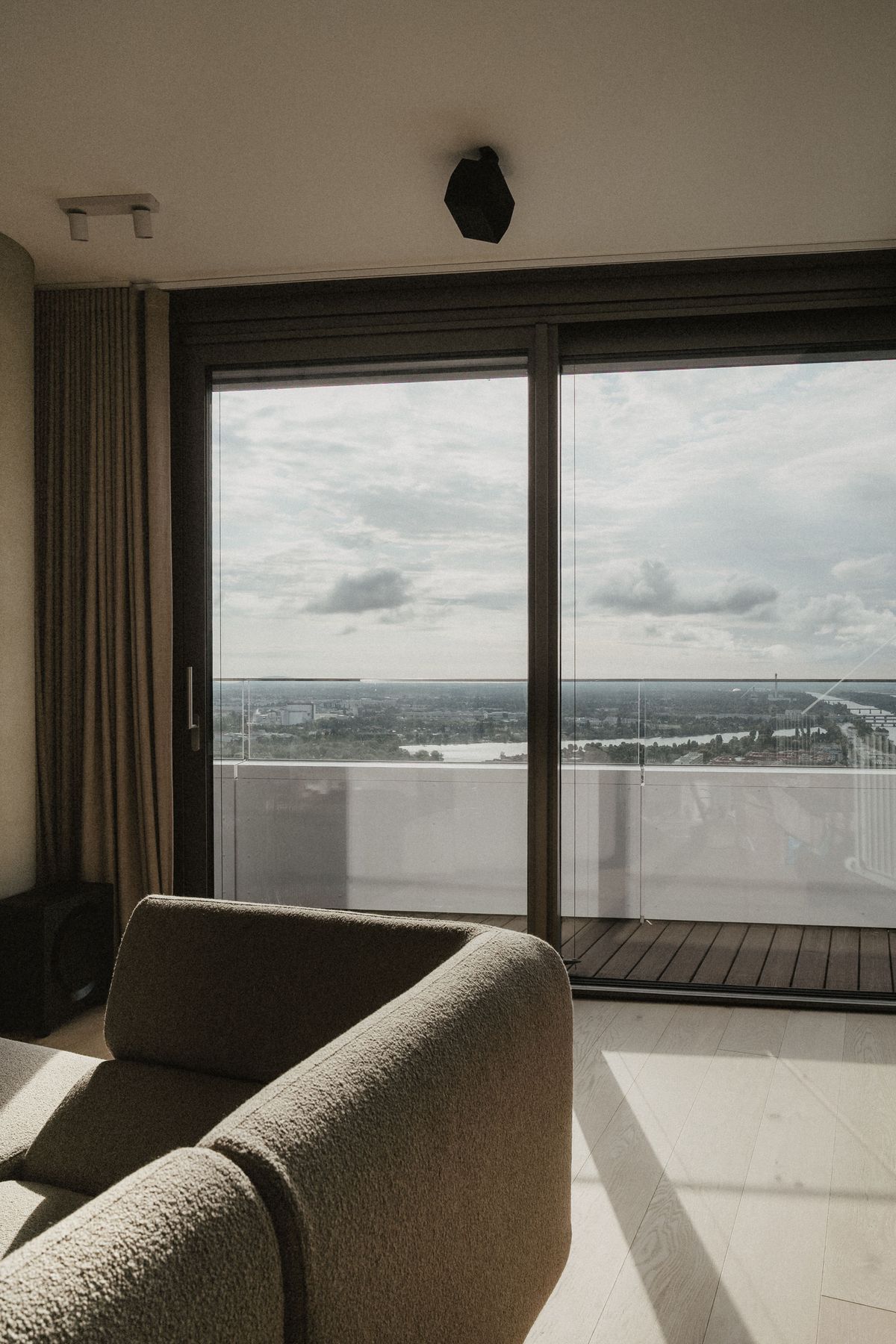 Melankoličan stan za mladu obitelj - Stanovanje - 3495