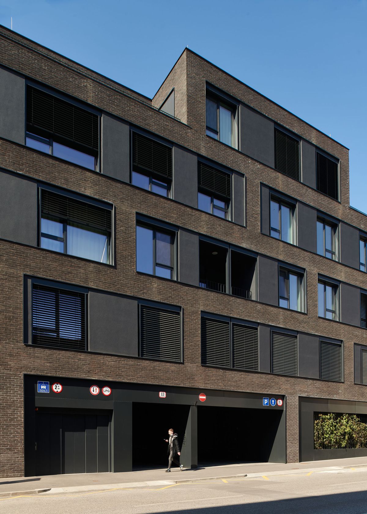 Višestambena zgrada u Medvedgradskoj - Višestambeni objekti - 3500