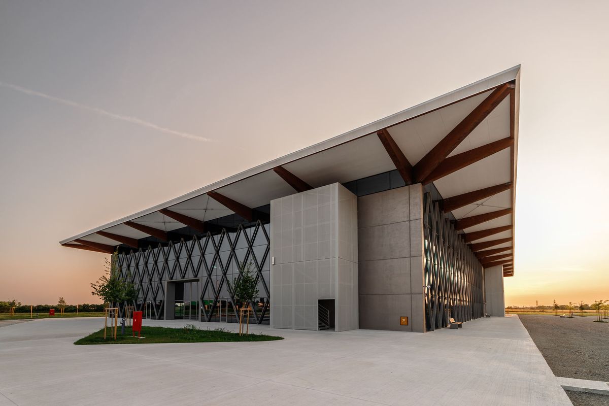 Gospodarski centar Osječko-baranjske županije – Sajamska zgrada - Javni objekti - 3785